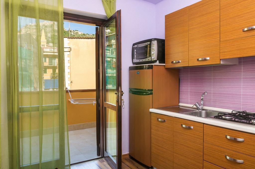 טאורמינה Residence Villa Il Glicine חדר תמונה